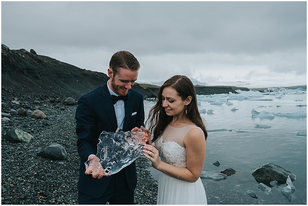 Glacier lagoon elopement Iceland 
