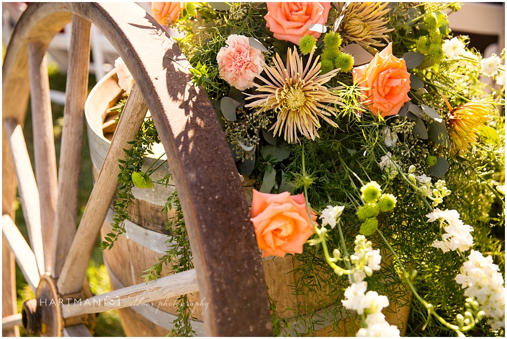 Wagonwheel wedding decor