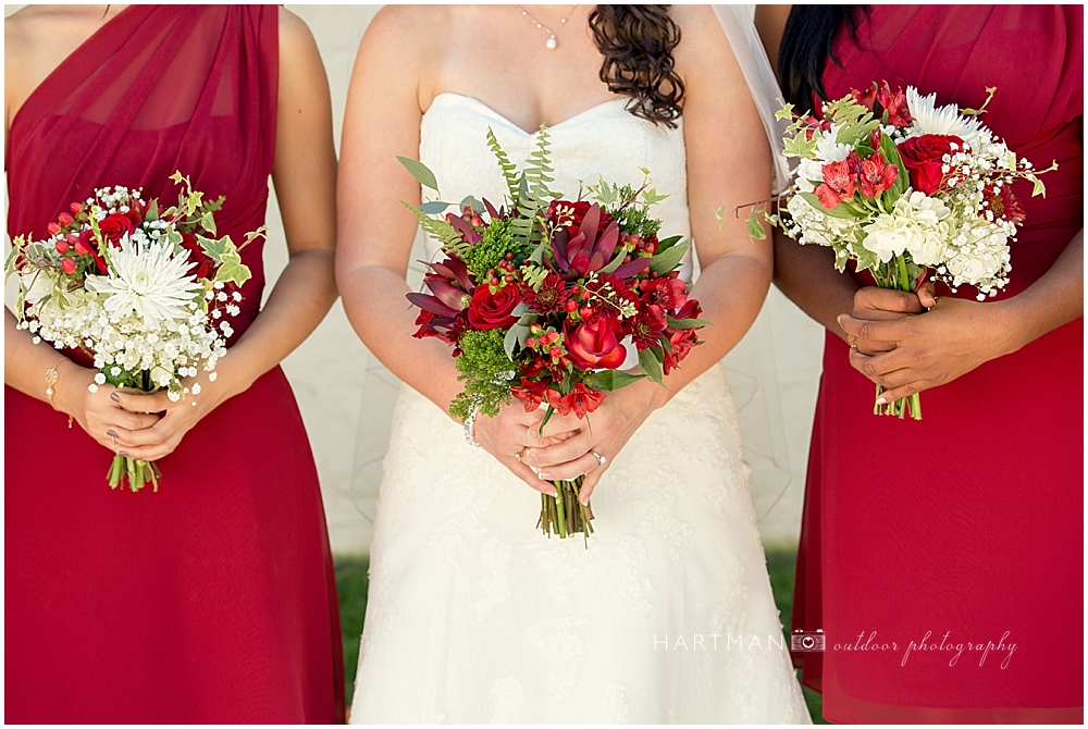 Red and White Wedding Colors 10560