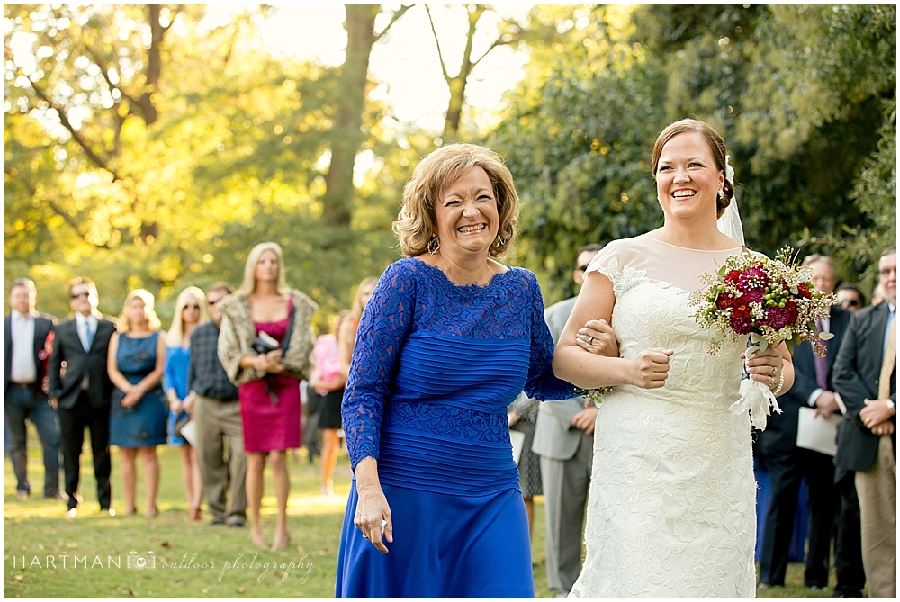 Mother of Bride walking down aisle 0330