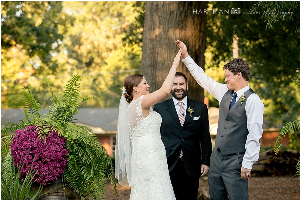 Bride Groom High Five Ceremony 0336