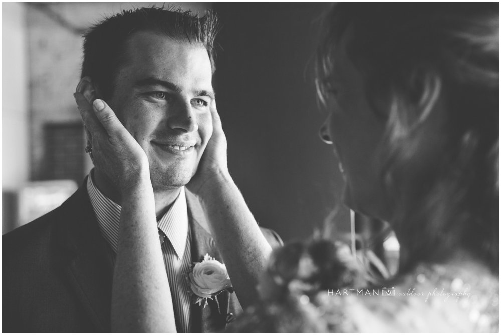 Mother and Groom before Ceremony 000042