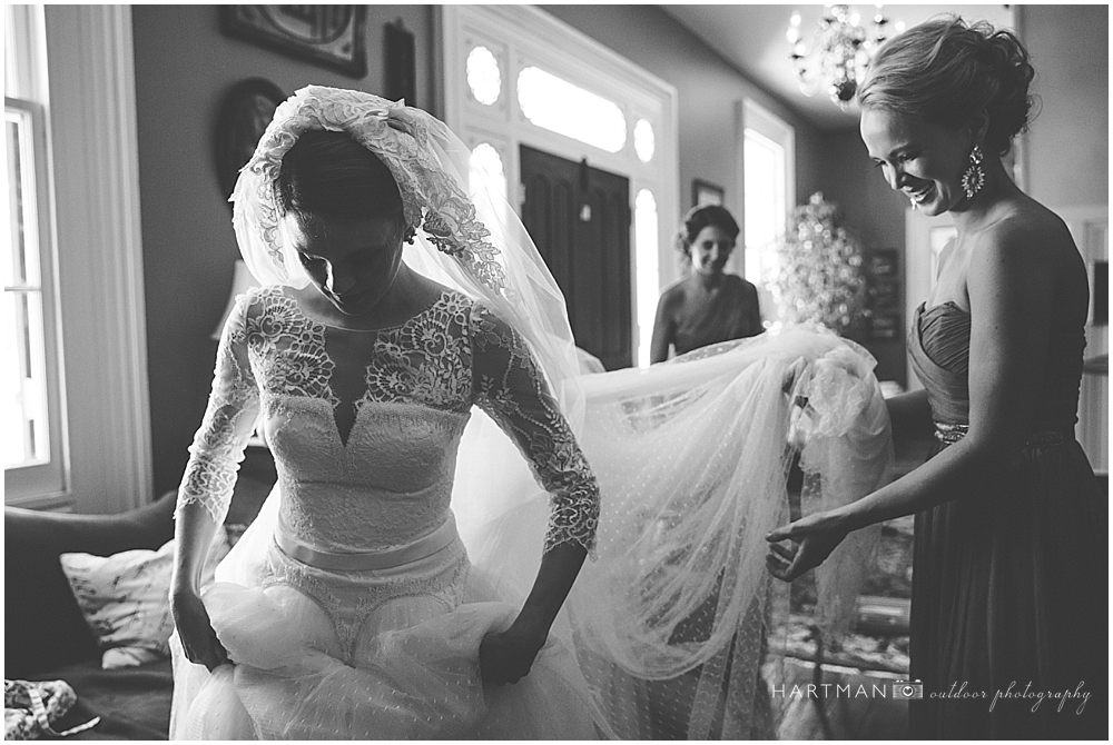 Bride Getting Ready Magnolia Manor