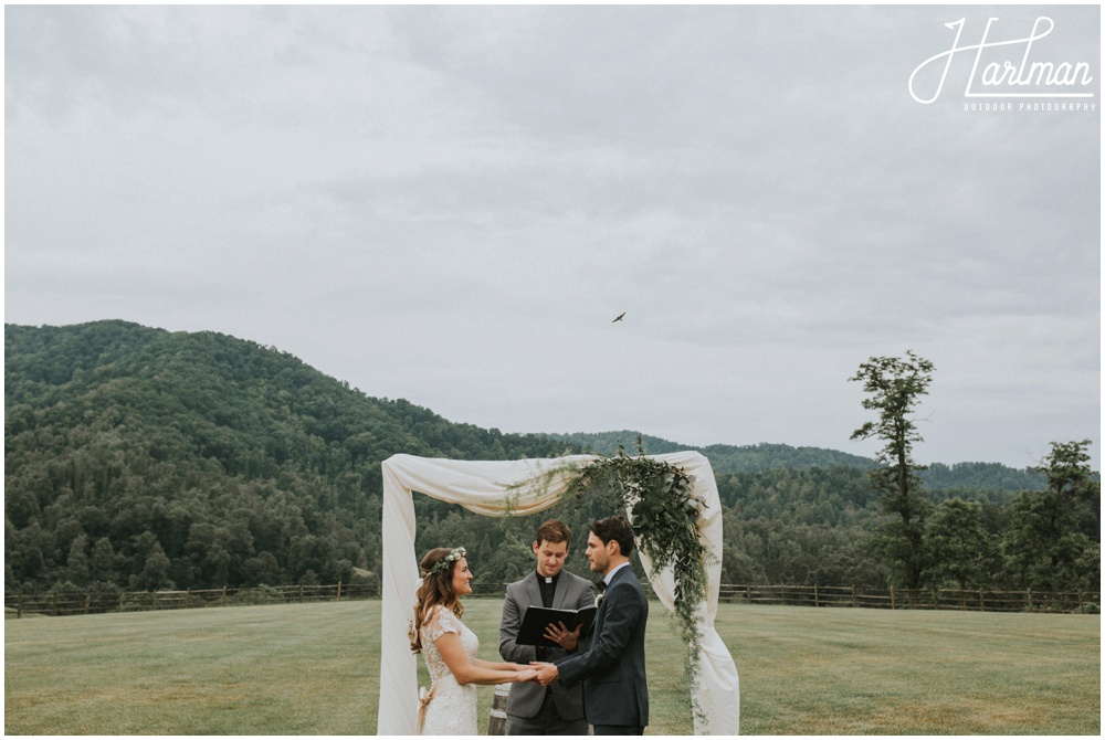 Asheville North Carolina Outdoor Mountain Wedding _0037