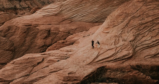 Kari + Ryan | Slot Canyons and Crazy Landscapes in Utah