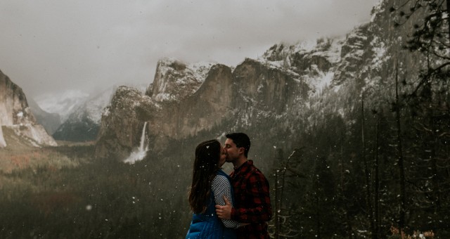 Kim + Matt | Scenic Yosemite Adventure in the Falling Snow