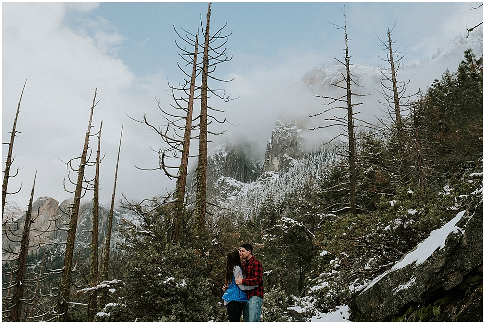 winter wedding in Yosemite National Park 