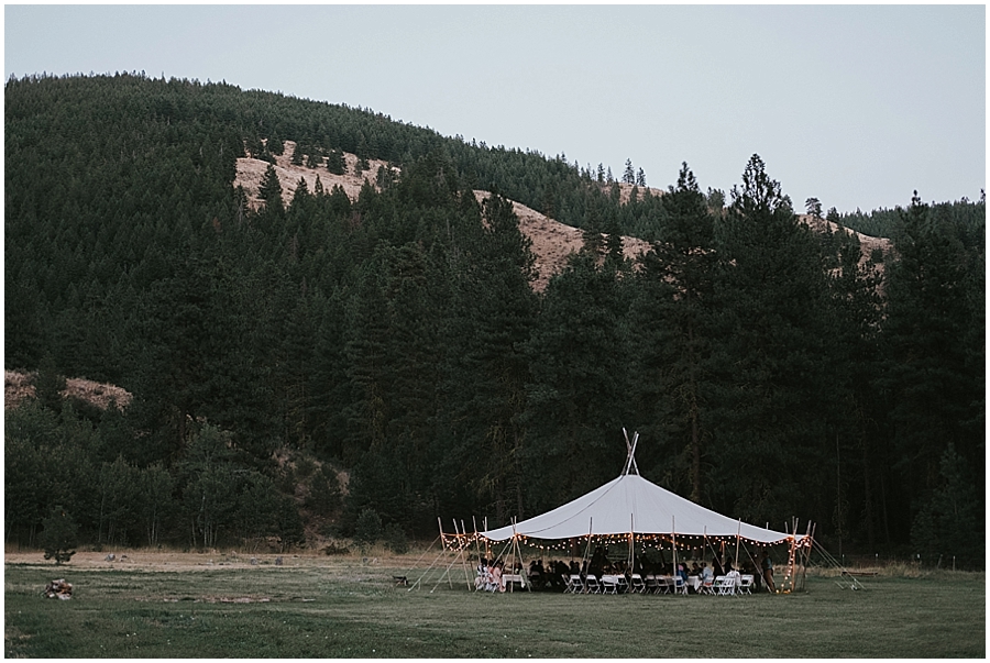 Pacific Northwest tipi wedding in Washington 