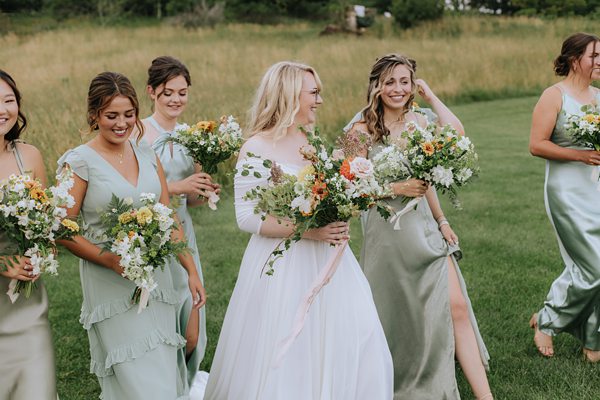 Boone Wedding Photographer Overlook Barn Banner Elk x