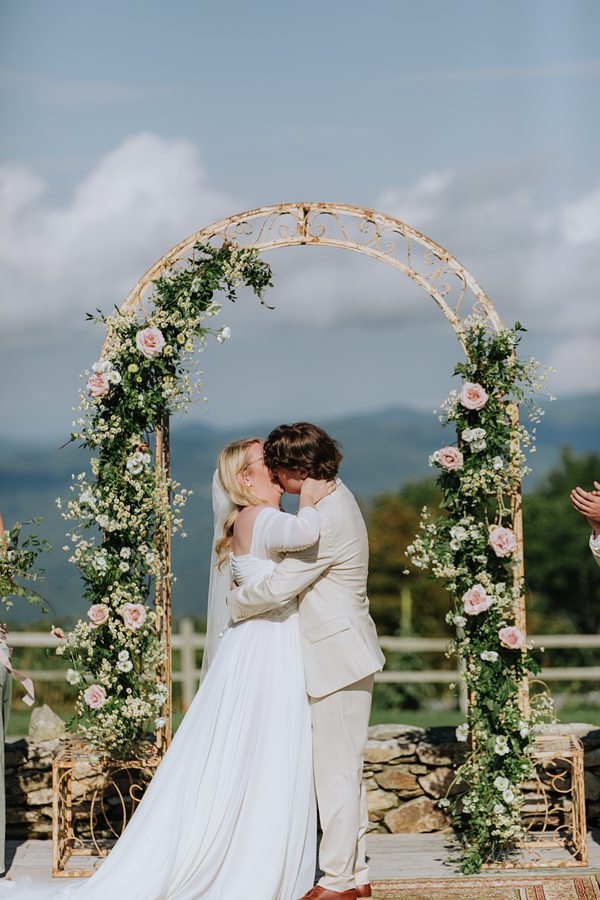 Boone Wedding Photographer Overlook Barn Banner Elk x