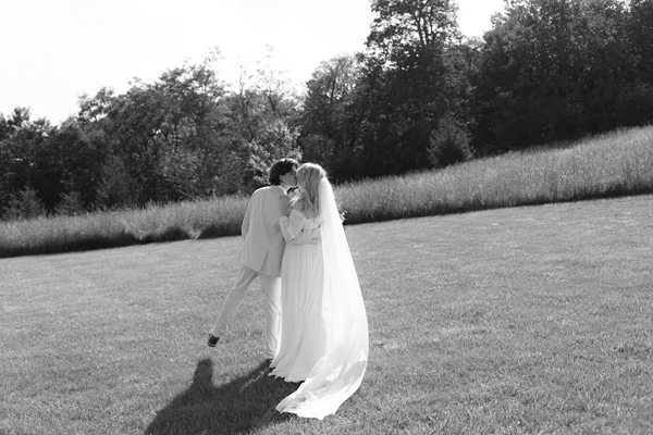 Boone Wedding Photographer Overlook Barn Banner Elk x