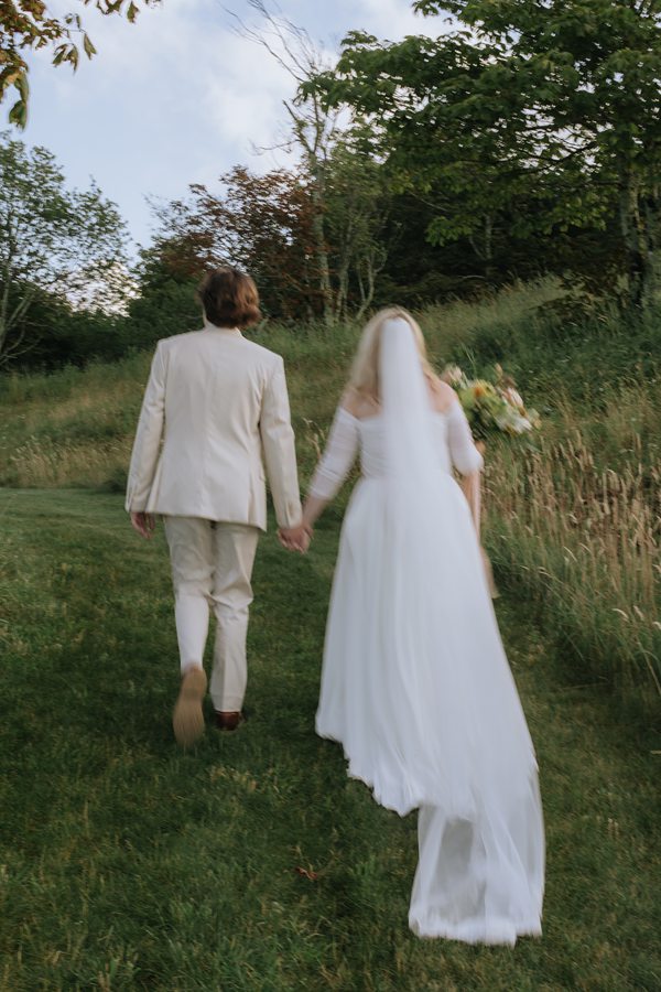 Boone Wedding Photographer Overlook Barn Banner Elk x