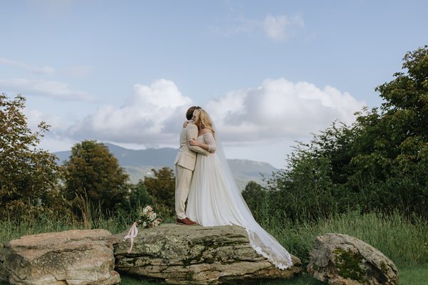 Boone Wedding Photographer Overlook Barn Banner Elk x