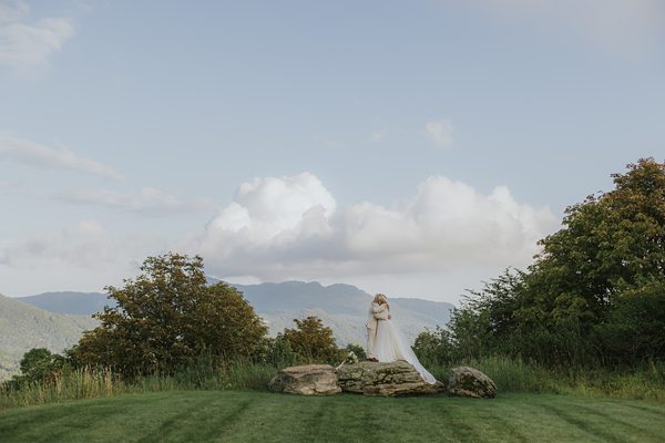 Boone Wedding Photographer Overlook Barn Banner Elk x