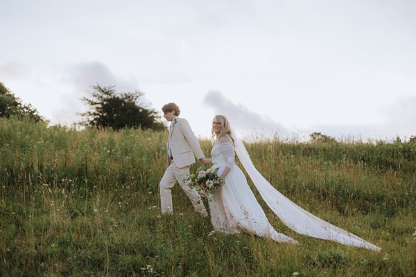 Boone Wedding Photographer Overlook Barn Banner Elk x